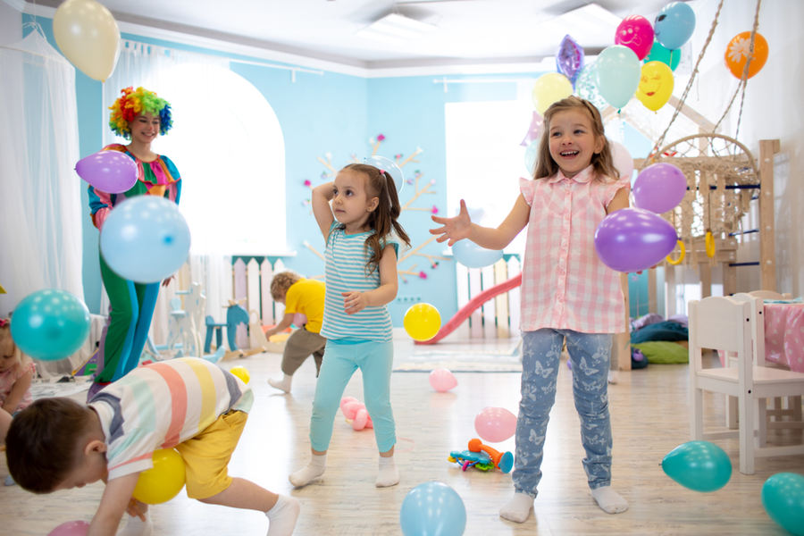 Kids party balloon games